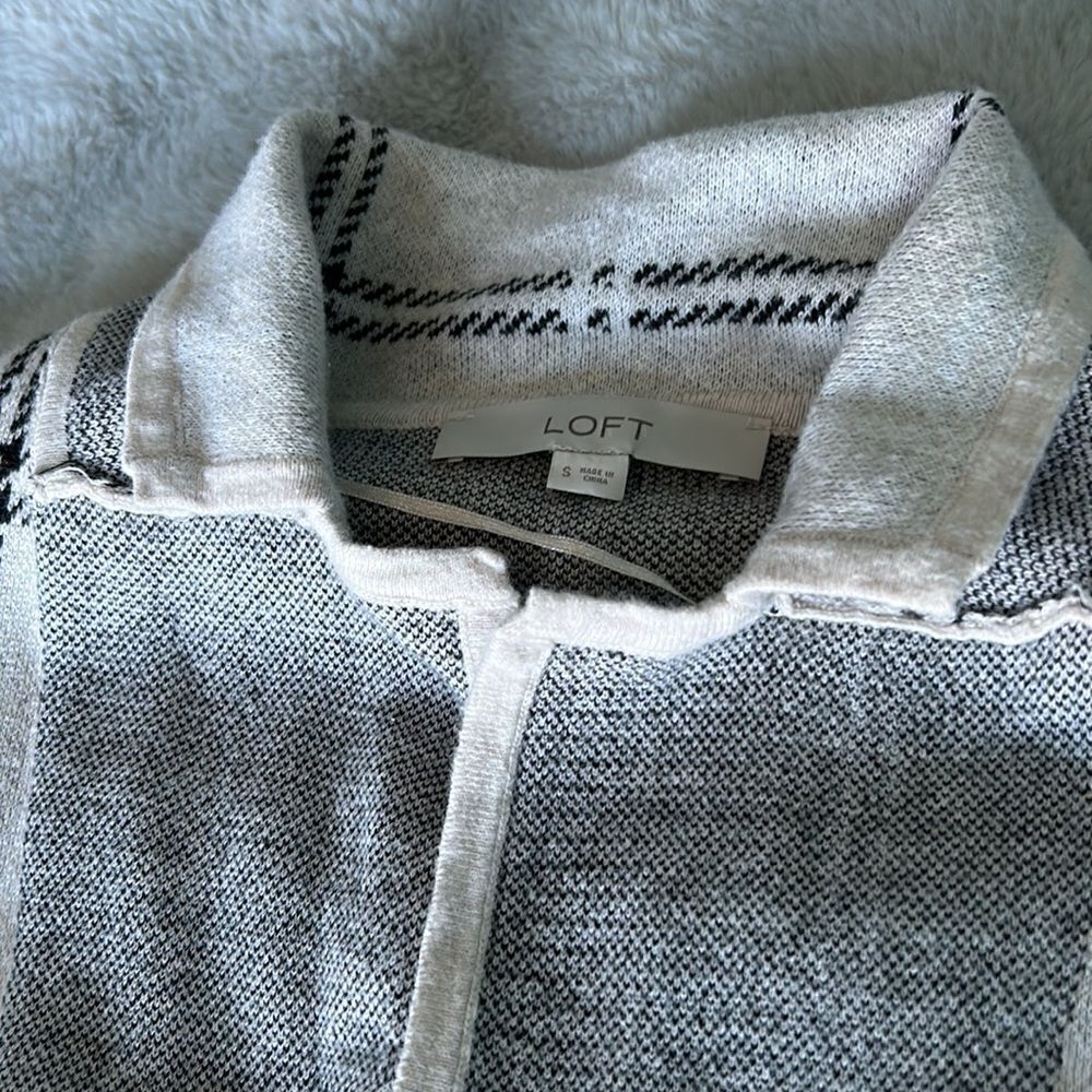 Loft Premium Patterned Cardigan (Women's Small) - Picture 4 of 6